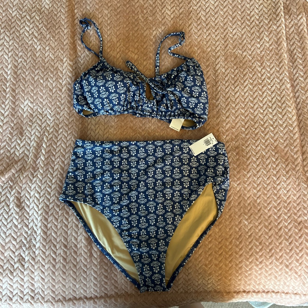 NWT Old Navy Swim